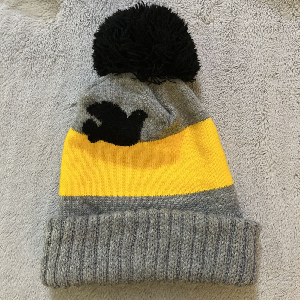 FREECITY Letsgotogether Dove Stripe Pom-Pom Beanie Gray Yellow Luxury Knit